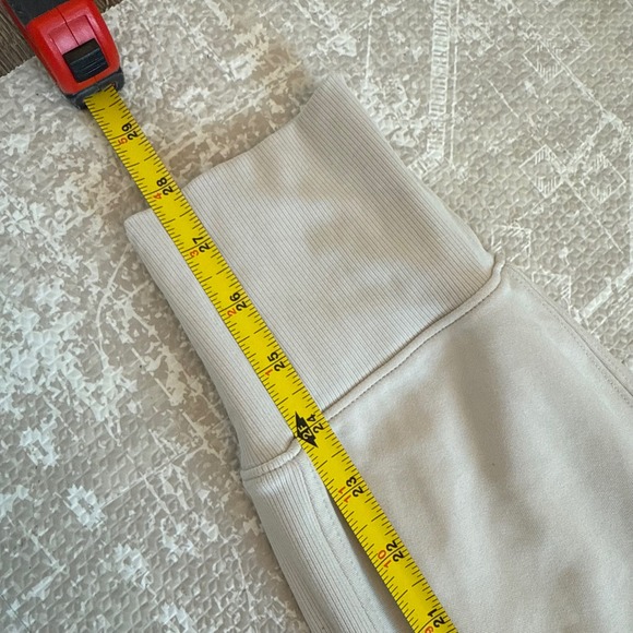 Athleta Venice Jogger Pants Light Beige Zipper Pockets Size S - Picture 8 of 8